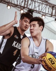  利拉德关键三分终结火箭连胜  